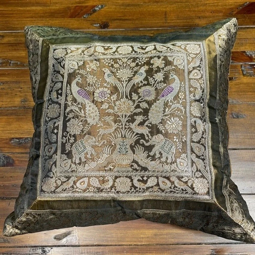 N/A opulent elegance